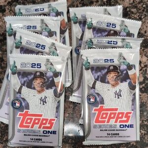 Topps Series One 2025 Baseball Cards 8 Packs